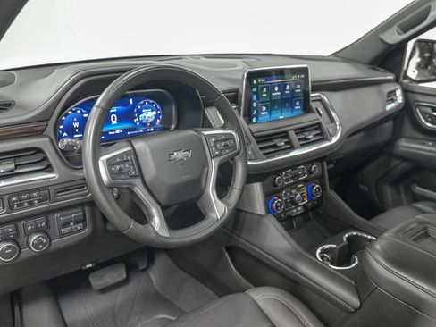 Used 2023 Chevrolet Tahoe Z71 w/ Luxury Package AWD/4WD image 15
