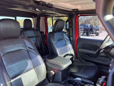 Used 2020 Jeep Gladiator Overland image 44