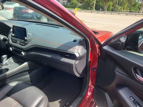 Used 2021 Nissan Altima 2.5 SR w/ SR Premium Package FWD image 16