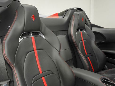 Used 2022 Ferrari SF90 Spider image 37