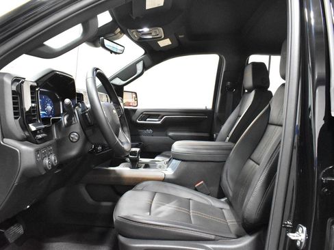 Used 2026 Chevrolet Silverado 1500 High Country w/ Technology Package AWD/4WD image 3
