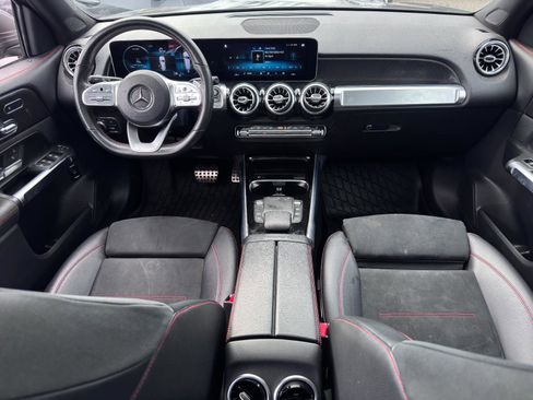 Used 2021 Mercedes-Benz GLB 250 4MATIC image 25