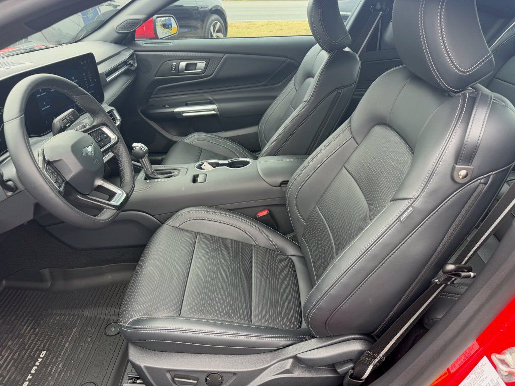 Used 2025 Ford Mustang GT Premium RWD image 10