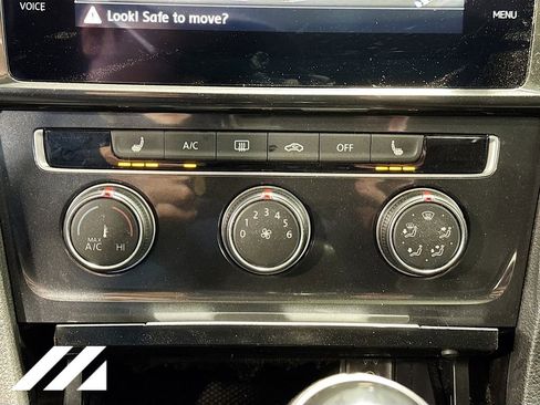 Used 2018 Volkswagen Golf SE FWD image 18