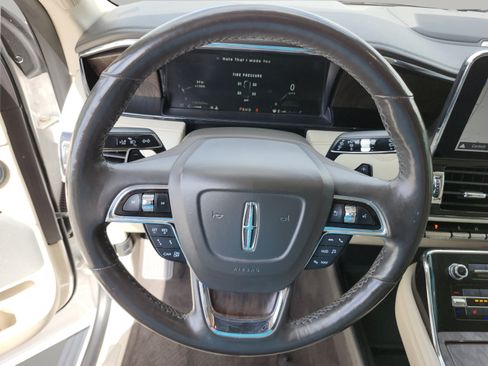 Used 2019 Lincoln Navigator L Reserve AWD/4WD image 32