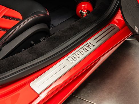Used 2018 Ferrari 488 GTB RWD image 35