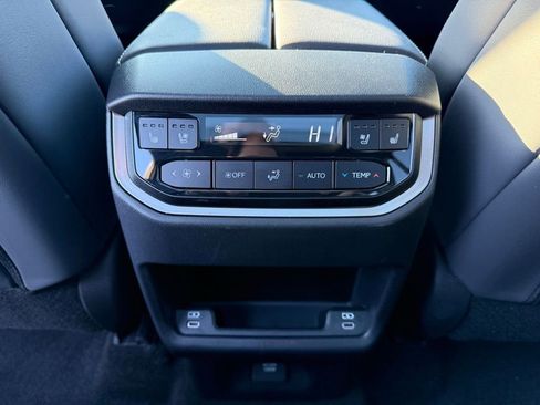 Used 2025 Lexus TX 500h AWD image 17