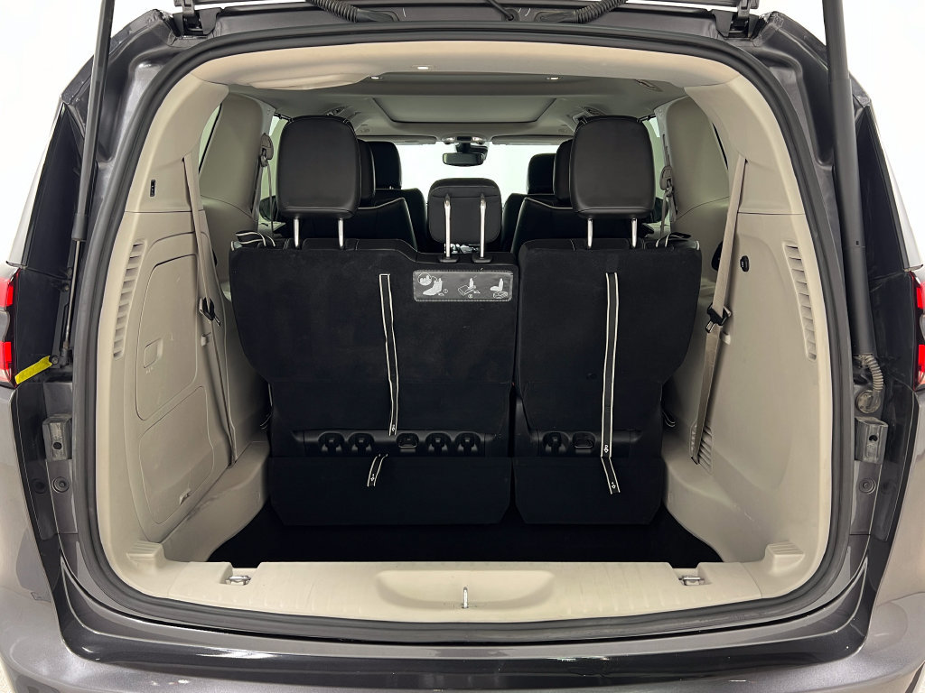 Used 2021 Chrysler Pacifica Limited FWD image 31