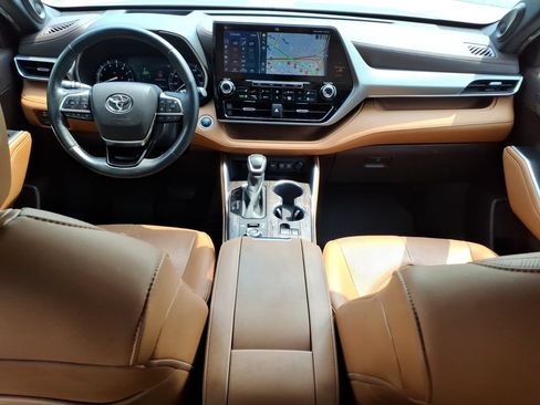 Used 2020 Toyota Highlander Platinum AWD/4WD image 24
