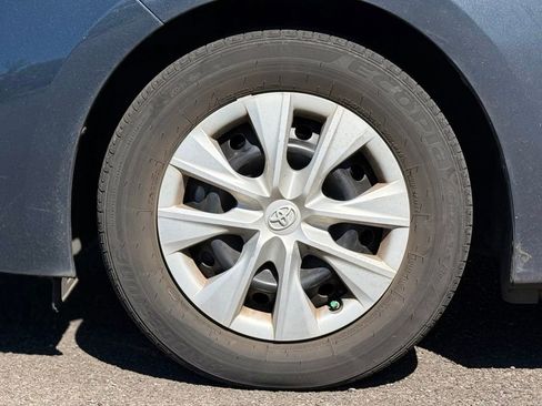 Used 2017 Toyota Corolla LE FWD image 9