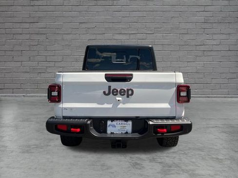 Used 2026 Jeep Gladiator Rubicon AWD/4WD image 6