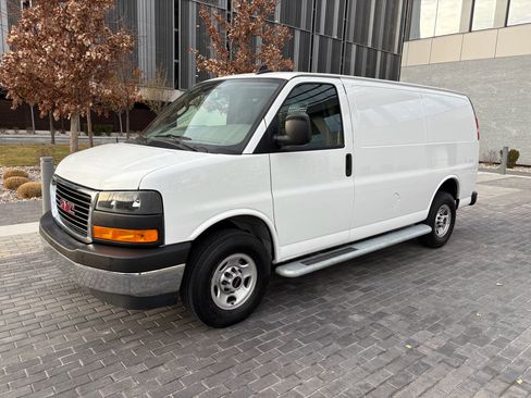 Used 2024 GMC Savana 2500 w/ Driver Convenience Package image 2