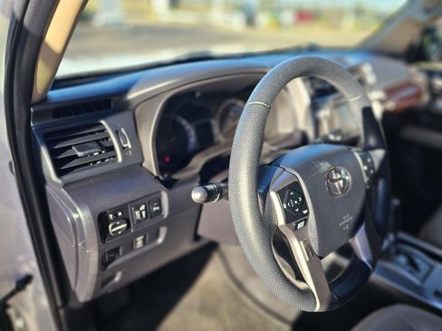 Used 2018 Toyota 4Runner Limited image 18