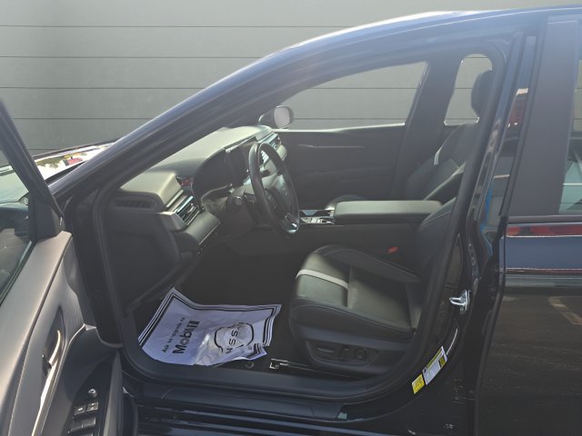 Used 2025 Toyota Camry SE FWD image 12