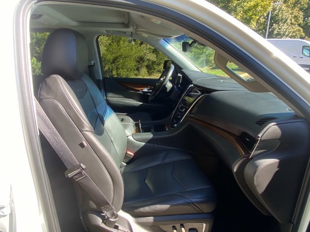 Used 2018 Cadillac Escalade Luxury w/ LPO, Radiant Package AWD/4WD image 36
