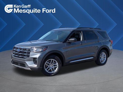 Used 2025 Ford Explorer Active w/ Active Comfort Package RWD image 1