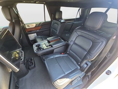 Used 2019 Lincoln Navigator L Reserve AWD/4WD image 18