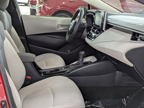 Used 2021 Toyota Corolla LE image 24