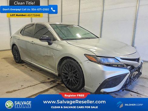 Used 2022 Toyota Camry SE w/ Convenience Package FWD image 5