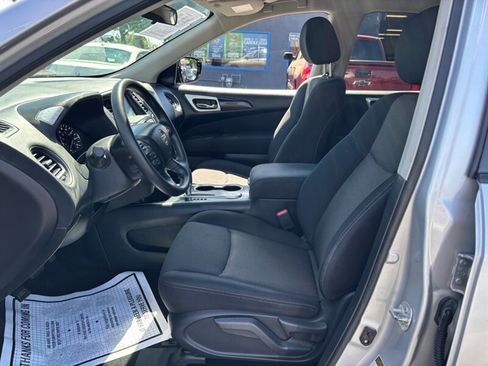 Used 2017 Nissan Pathfinder S image 6
