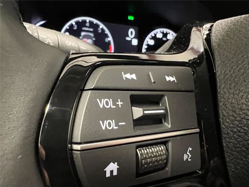 New 2025 Honda Pilot Touring image 24