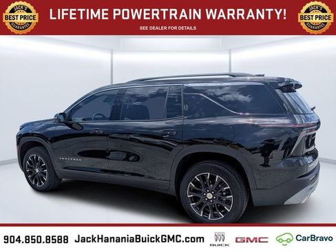 Used 2026 Chevrolet Traverse LT w/ Sun and Wheel Package FWD image 5