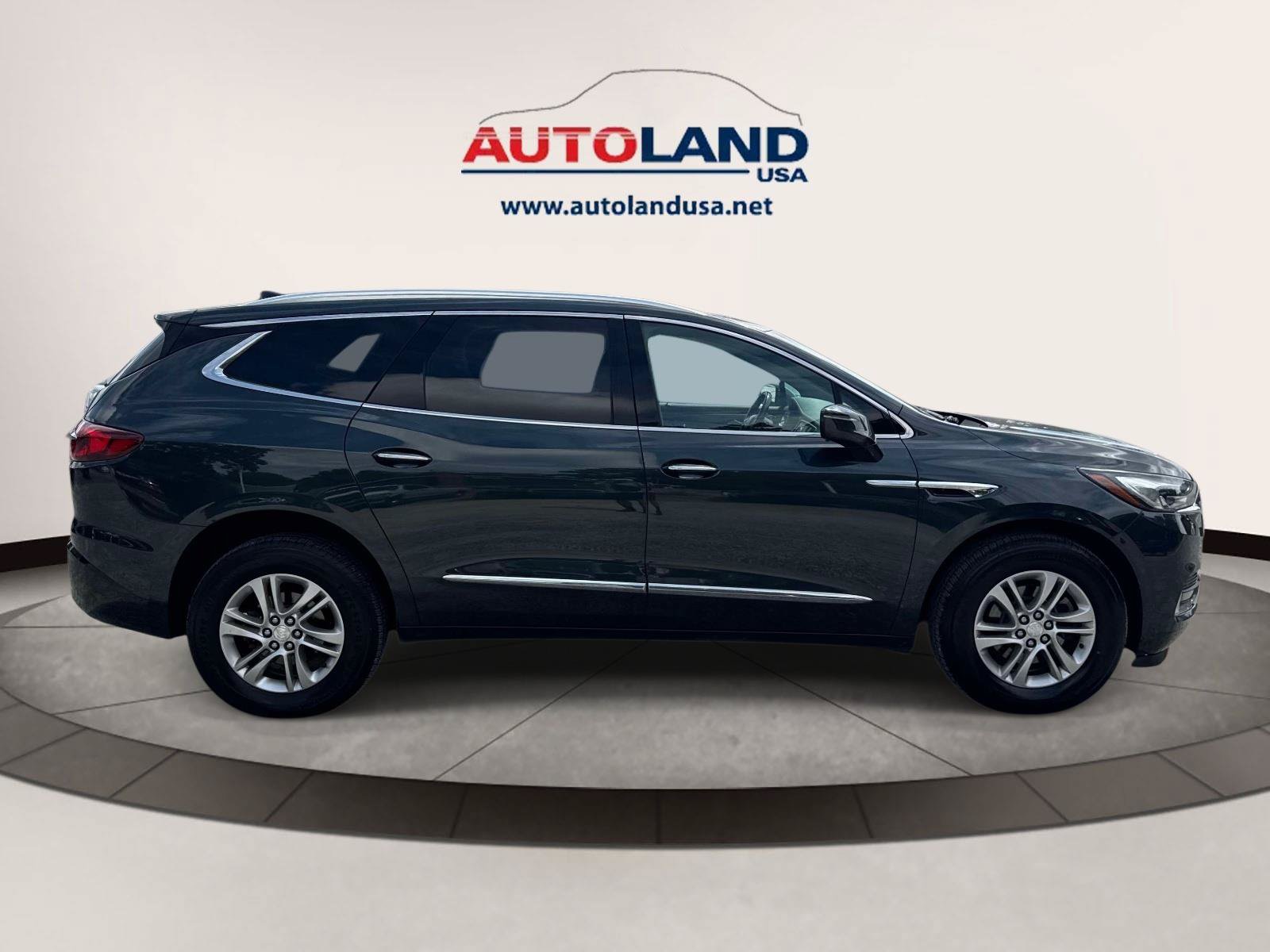 Used 2018 Buick Enclave Essence AWD/4WD image 3