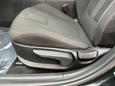 Used 2023 Hyundai Elantra SEL w/ Convenience Package FWD image 12