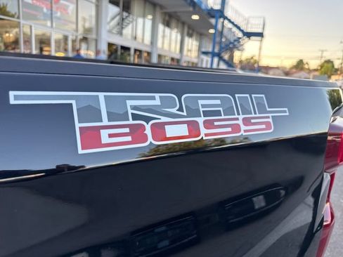 Certified 2022 Chevrolet Silverado 1500 LT Trail Boss w/ Protection Package AWD/4WD image 27