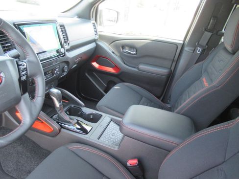 Used 2023 Nissan Frontier PRO-4X w/ Pro Convenience Package AWD/4WD image 18