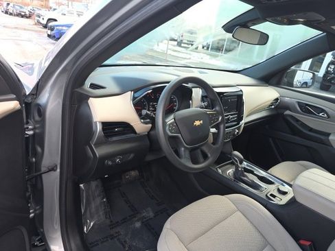 Used 2023 Chevrolet Traverse LS image 23