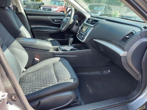 Used 2017 Nissan Altima 2.5 SV image 13