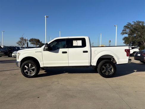 Used 2017 Ford F150 XLT w/ Trailer Tow Package image 4