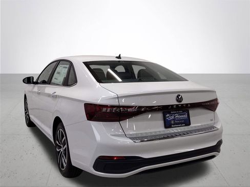 New 2026 Volkswagen Jetta SE image 10
