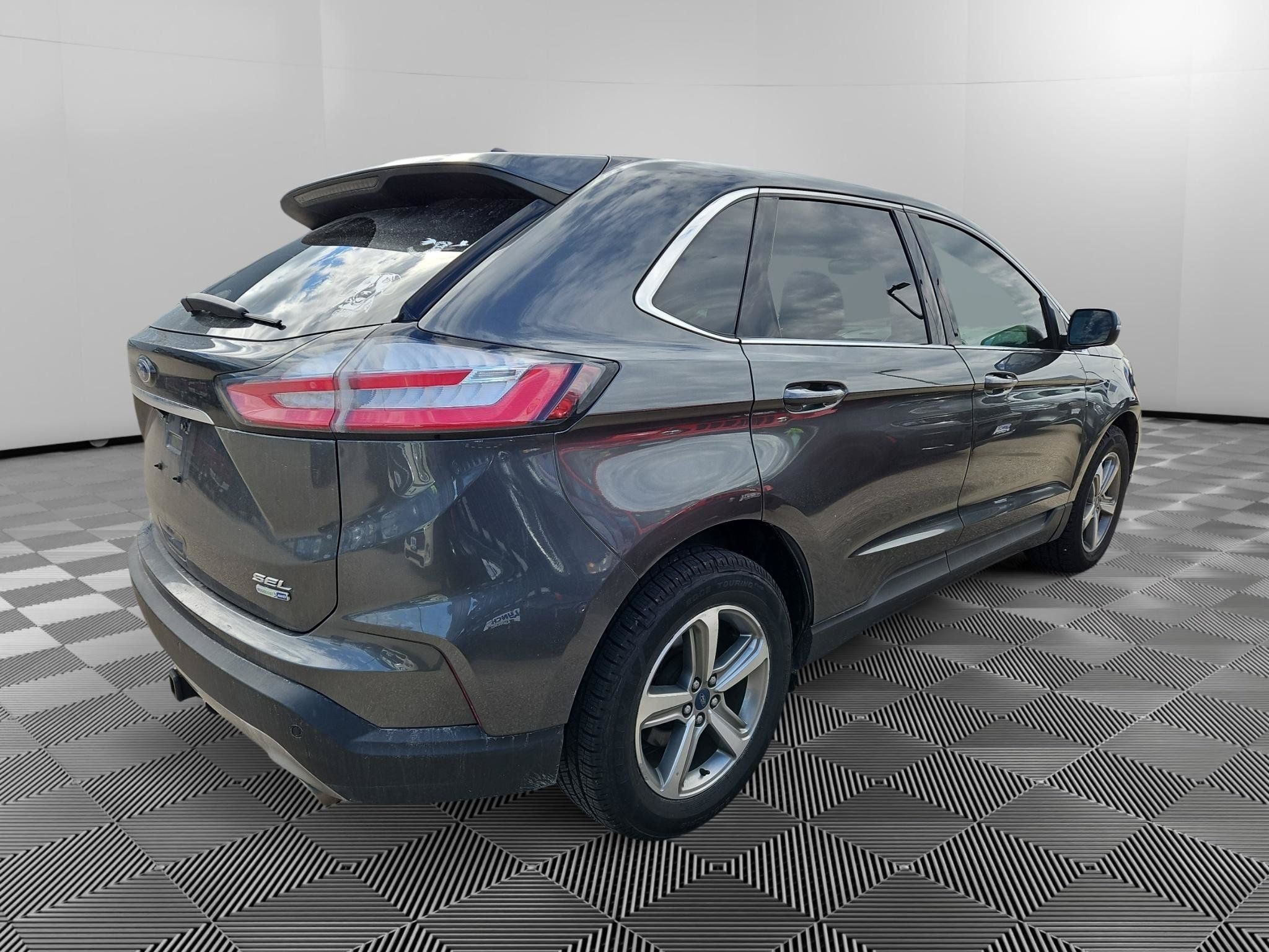 Used 2019 Ford Edge SEL AWD/4WD image 5