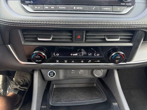 Used 2023 Nissan Rogue SV AWD/4WD image 25