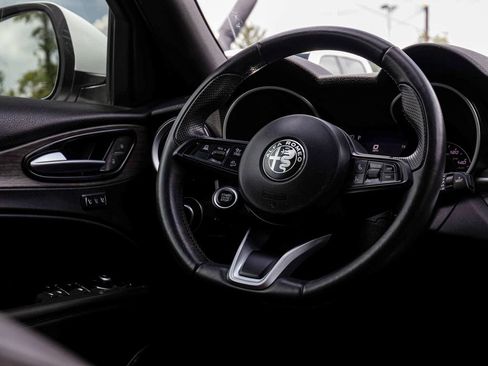 Used 2023 Alfa Romeo Stelvio Ti AWD/4WD image 21