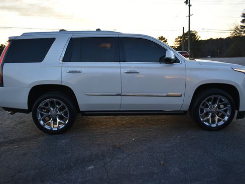 Used 2018 Cadillac Escalade Platinum image 5