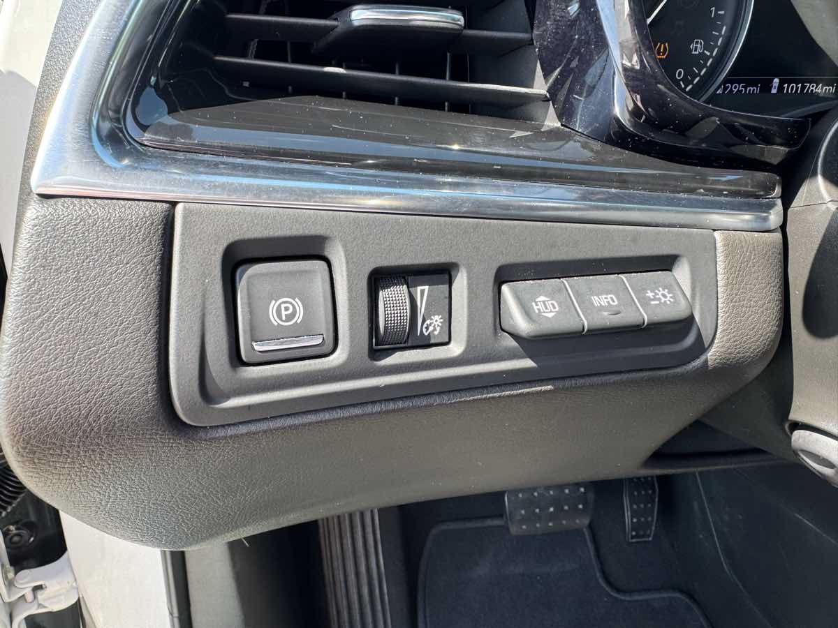 Used 2020 Cadillac XT6 Premium Luxury FWD image 18