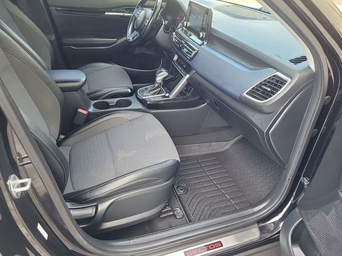 Used 2023 Kia Seltos S FWD image 13