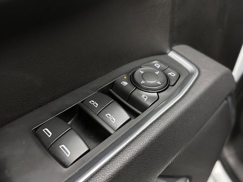 Used 2025 GMC Sierra 1500 SLT RWD image 11