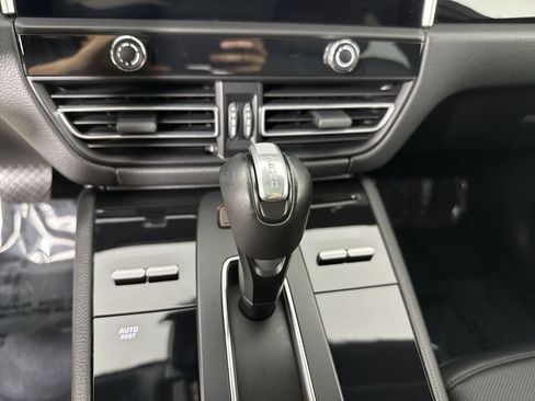 Certified 2024 Porsche Macan Turbo AWD/4WD image 32