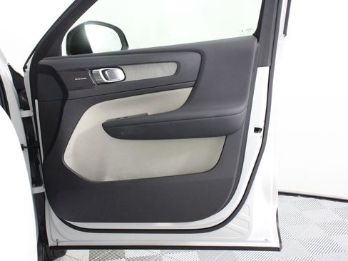 Used 2023 Volvo XC40 B5 Ultimate w/ Protection Package Premier AWD/4WD image 21