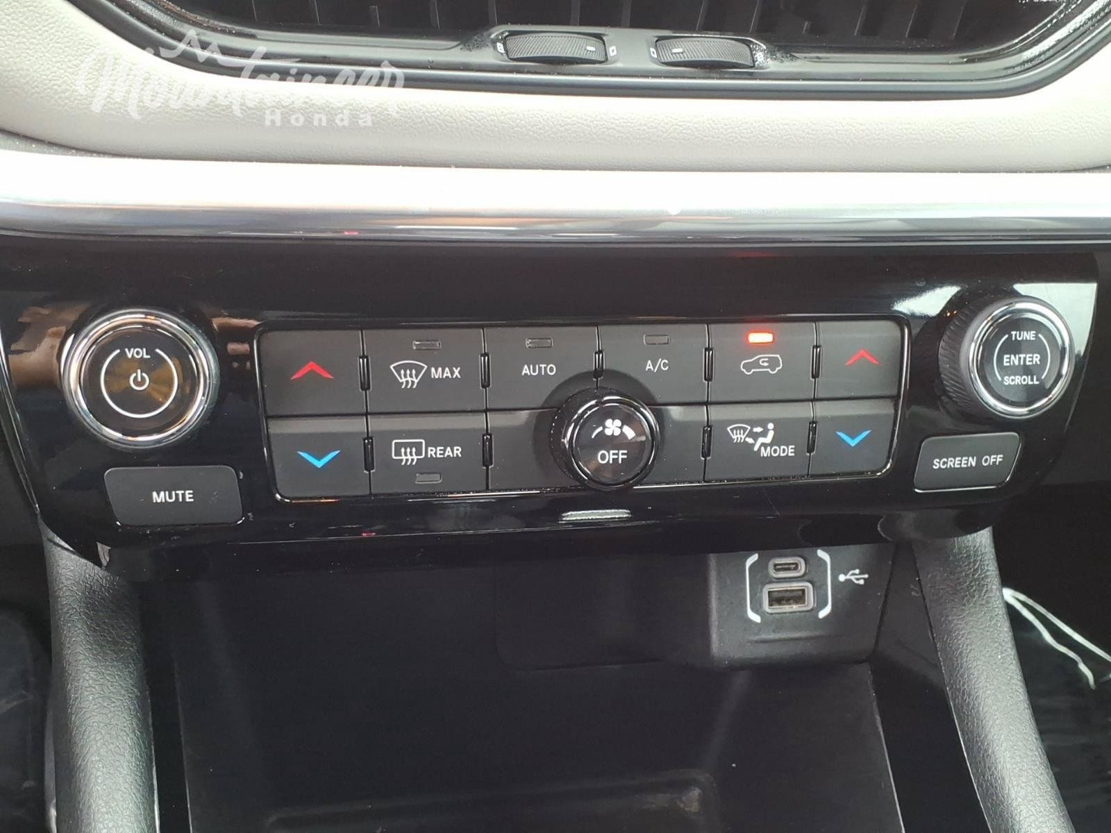 Used 2024 Jeep Compass Limited AWD/4WD image 35