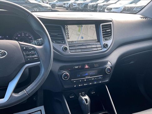 Used 2017 Hyundai Tucson SE Plus FWD image 6
