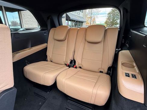 Used 2024 Mercedes-Benz GLS 450 4MATIC w/ AMG Line Exterior image 20