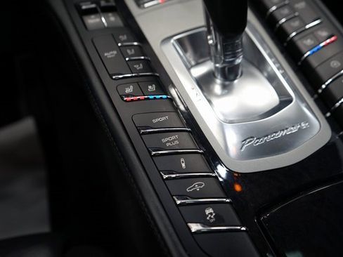 Used 2014 Porsche Panamera 4S Executive w/ Sport Chrono Package image 45