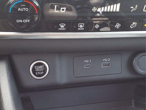 Used 2023 Nissan Rogue SV AWD/4WD image 17