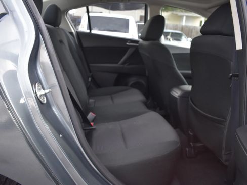 Used 2012 MAZDA MAZDA3 i Touring FWD image 18