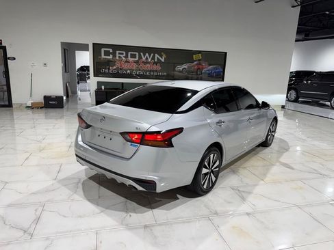 Used 2020 Nissan Altima 2.5 SL FWD image 11